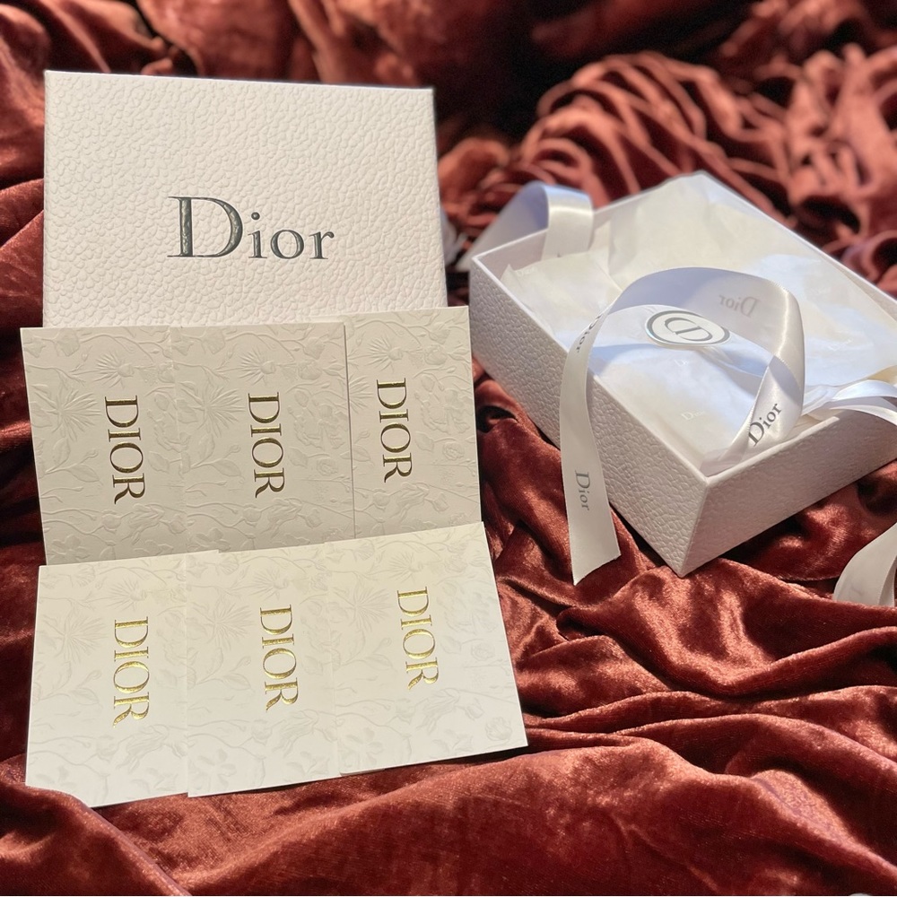 RARE 6 Dior Floral Embossed Cards with Gift Box